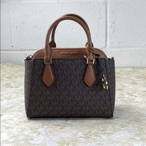 Michael Kors Small Daria 2 In 1
35S1GDIC1B Satchel Bag In Brown
Acorn